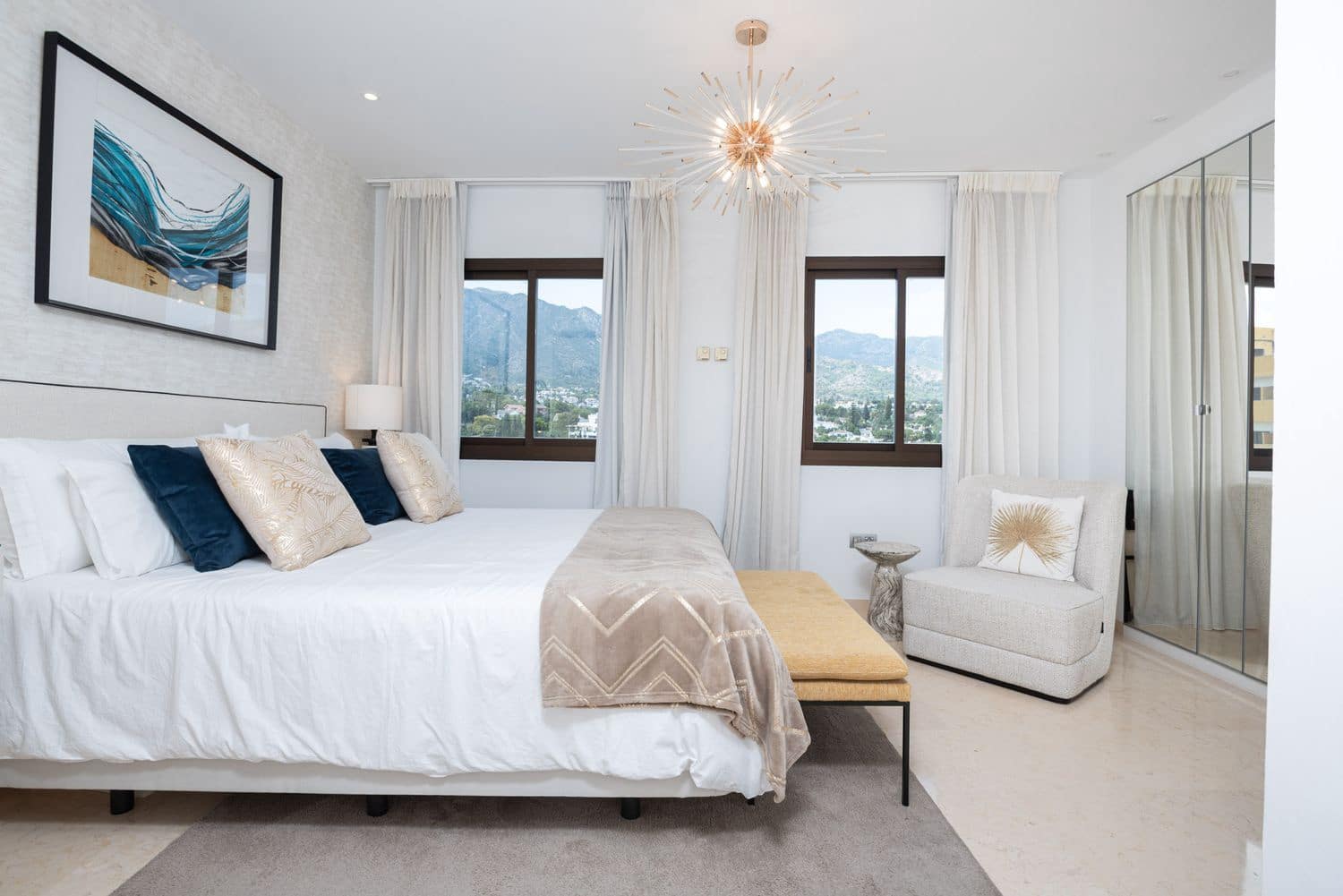 2 soverom Leilighet til salgs i Marbella med svømmebasseng garasje - € 1 190 000 (Ref: 9930042)