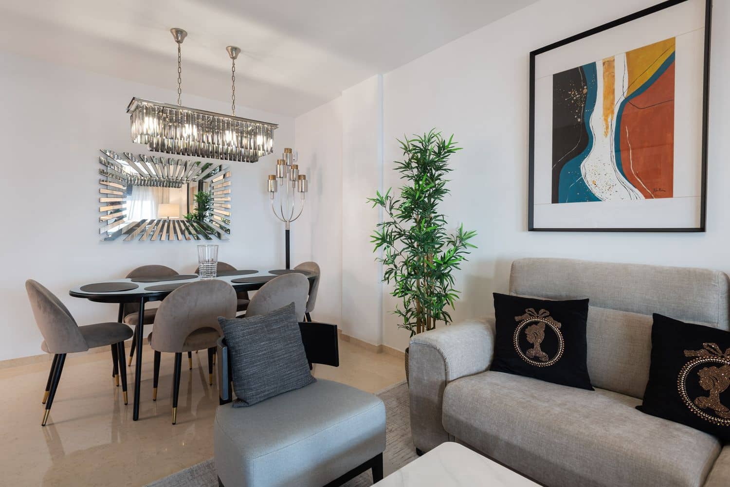 2 soverom Leilighet til salgs i Marbella med svømmebasseng garasje - € 1 190 000 (Ref: 9930042)