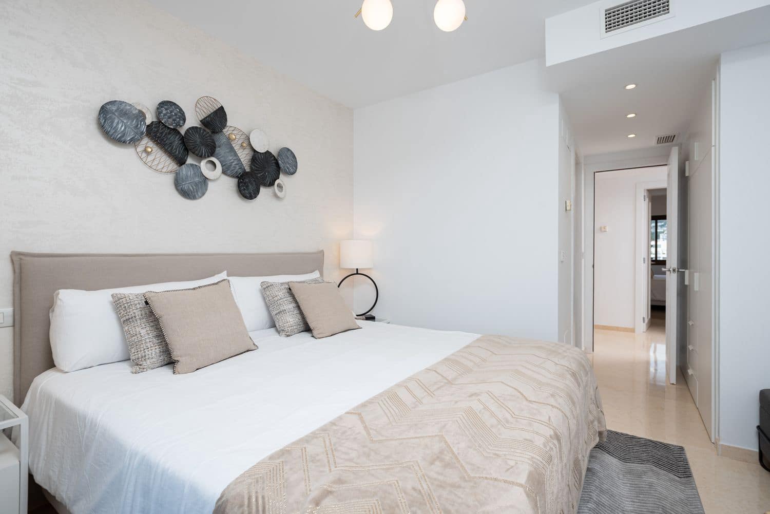 2 soverom Leilighet til salgs i Marbella med svømmebasseng garasje - € 1 190 000 (Ref: 9930042)