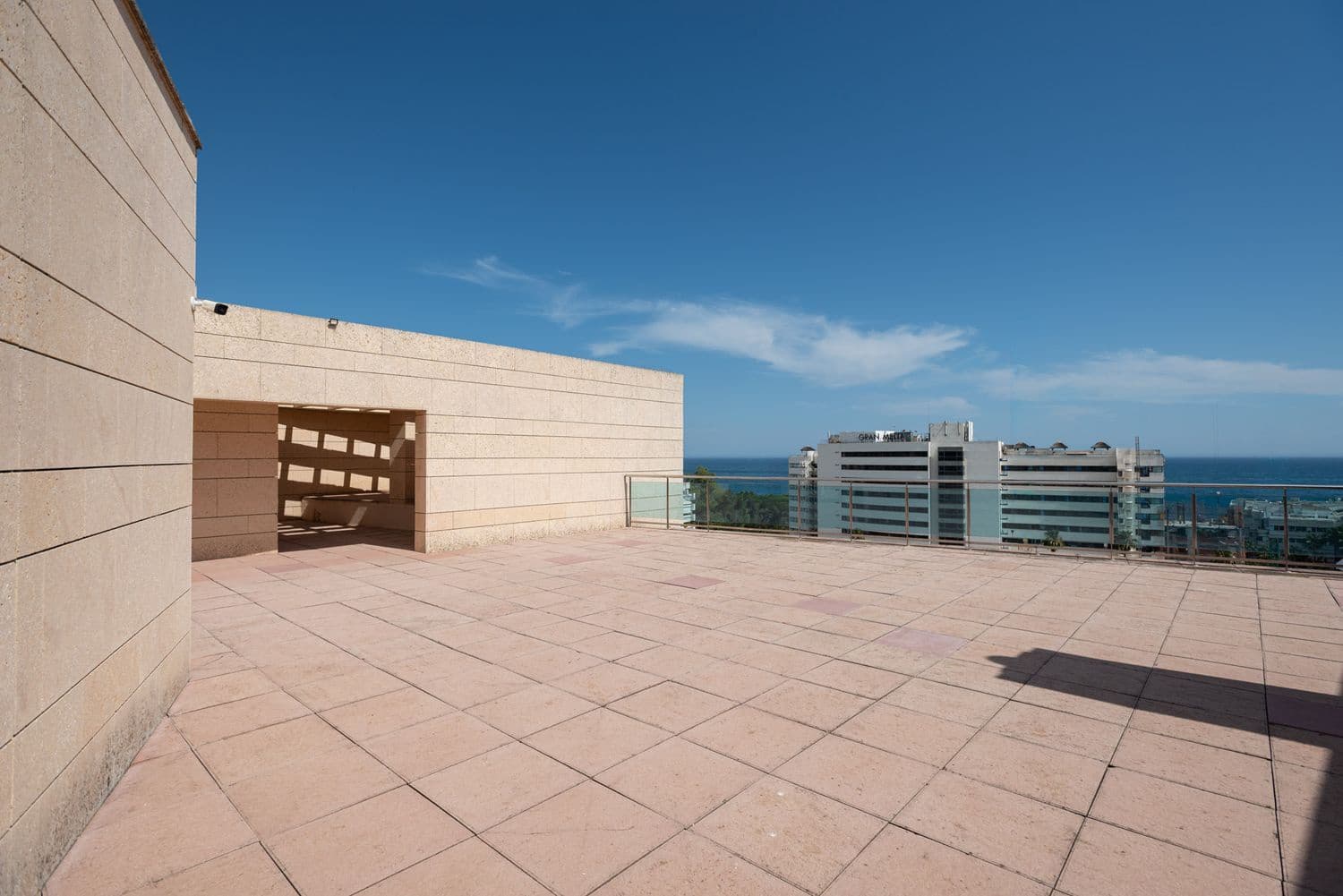 2 soverom Leilighet til salgs i Marbella med svømmebasseng garasje - € 1 190 000 (Ref: 9930042)