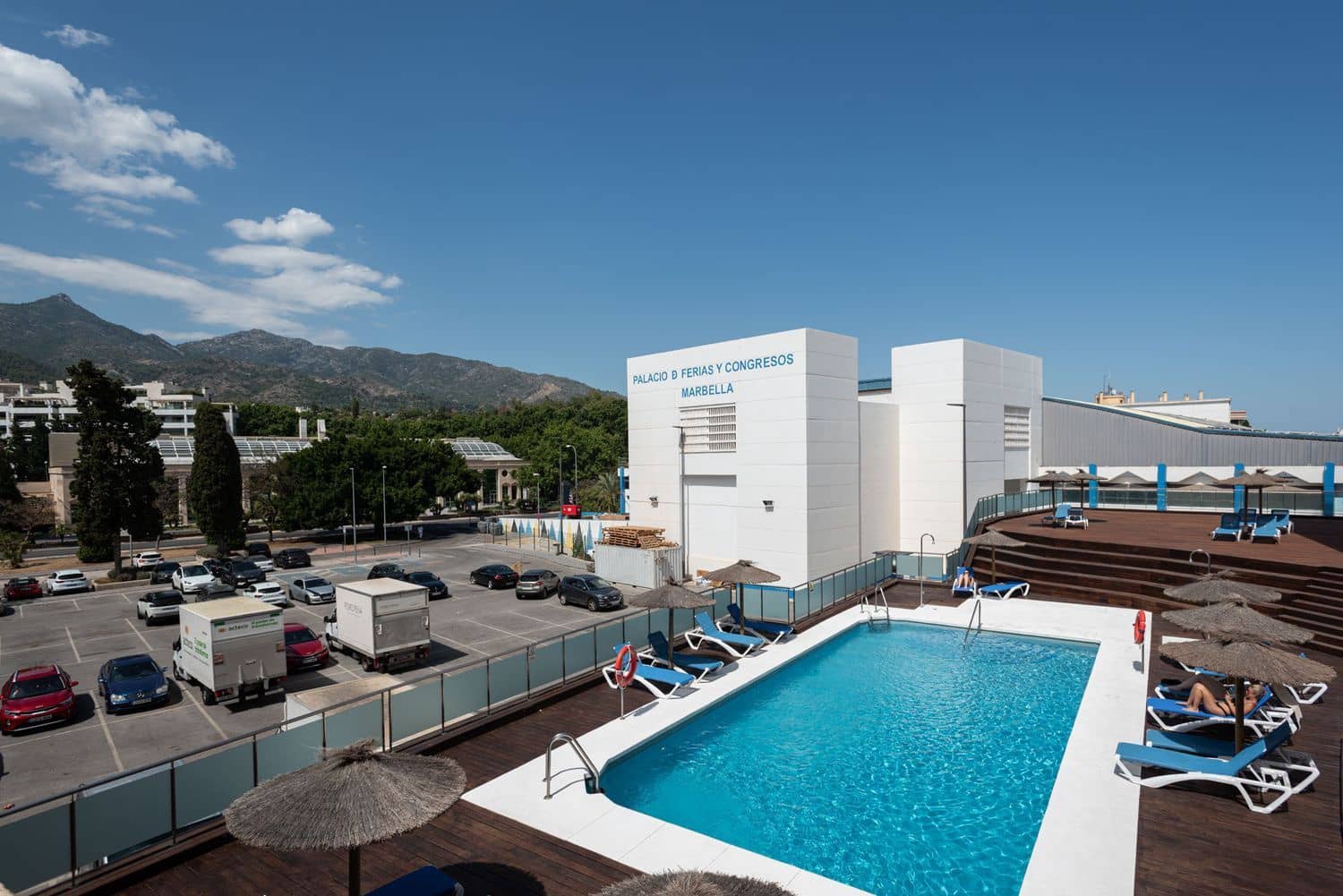 2 soverom Leilighet til salgs i Marbella med svømmebasseng garasje - € 1 190 000 (Ref: 9930042)
