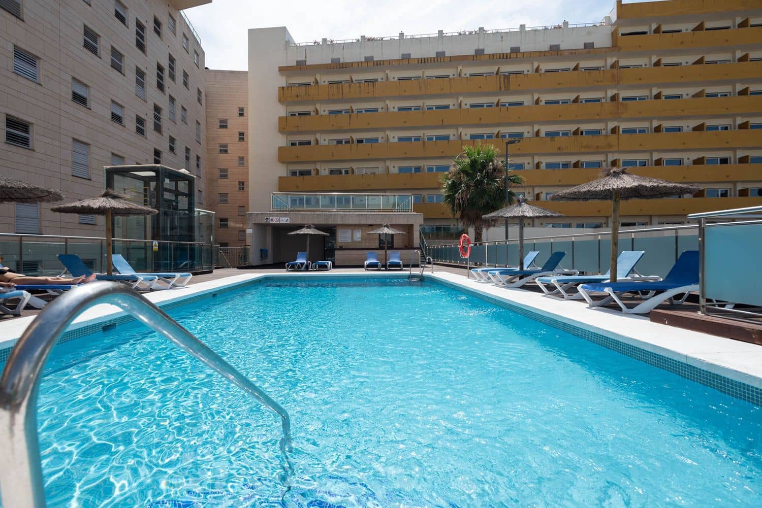 2 soverom Leilighet til salgs i Marbella med svømmebasseng garasje - € 1 190 000 (Ref: 9930042)