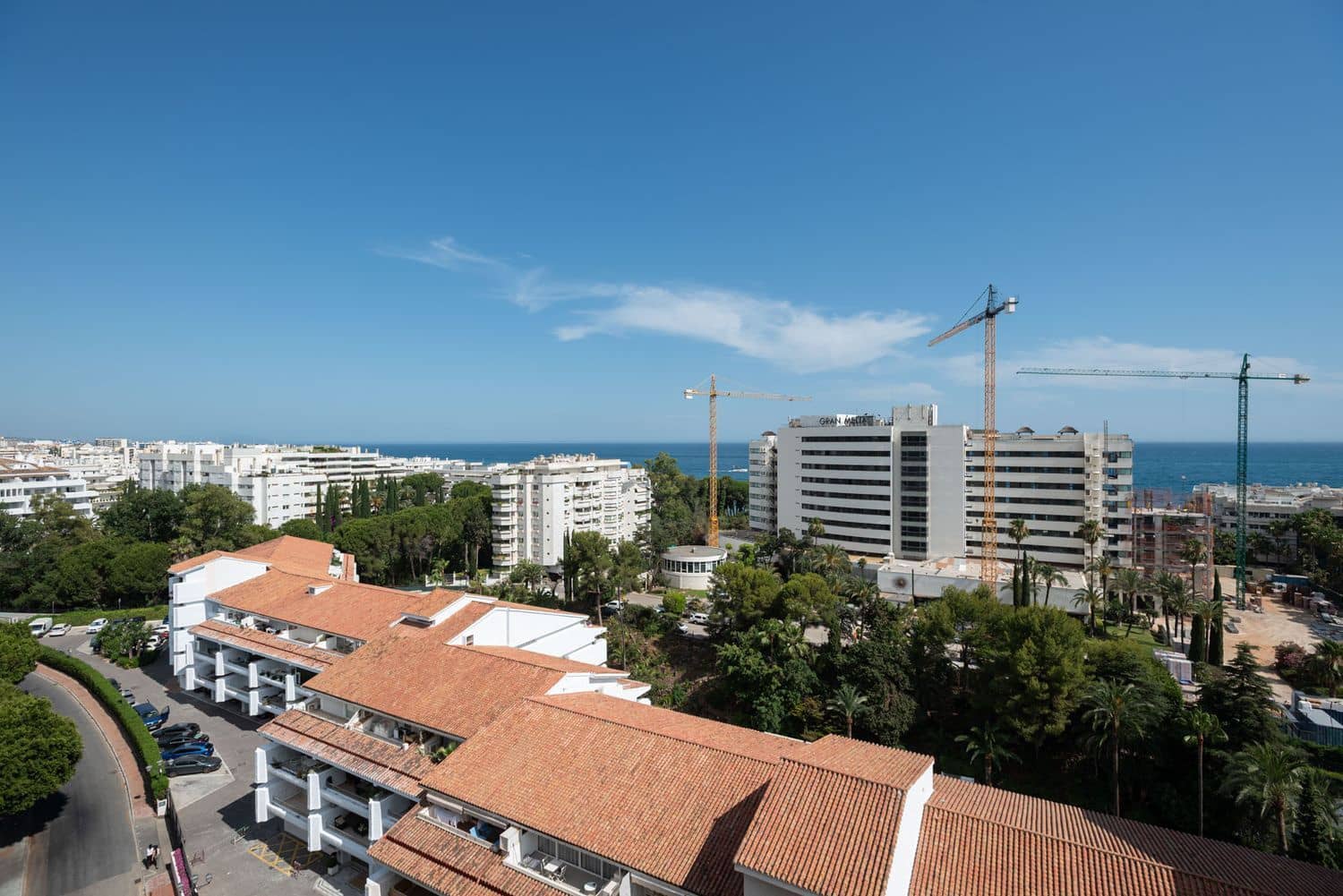 2 soverom Leilighet til salgs i Marbella med svømmebasseng garasje - € 1 190 000 (Ref: 9930042)