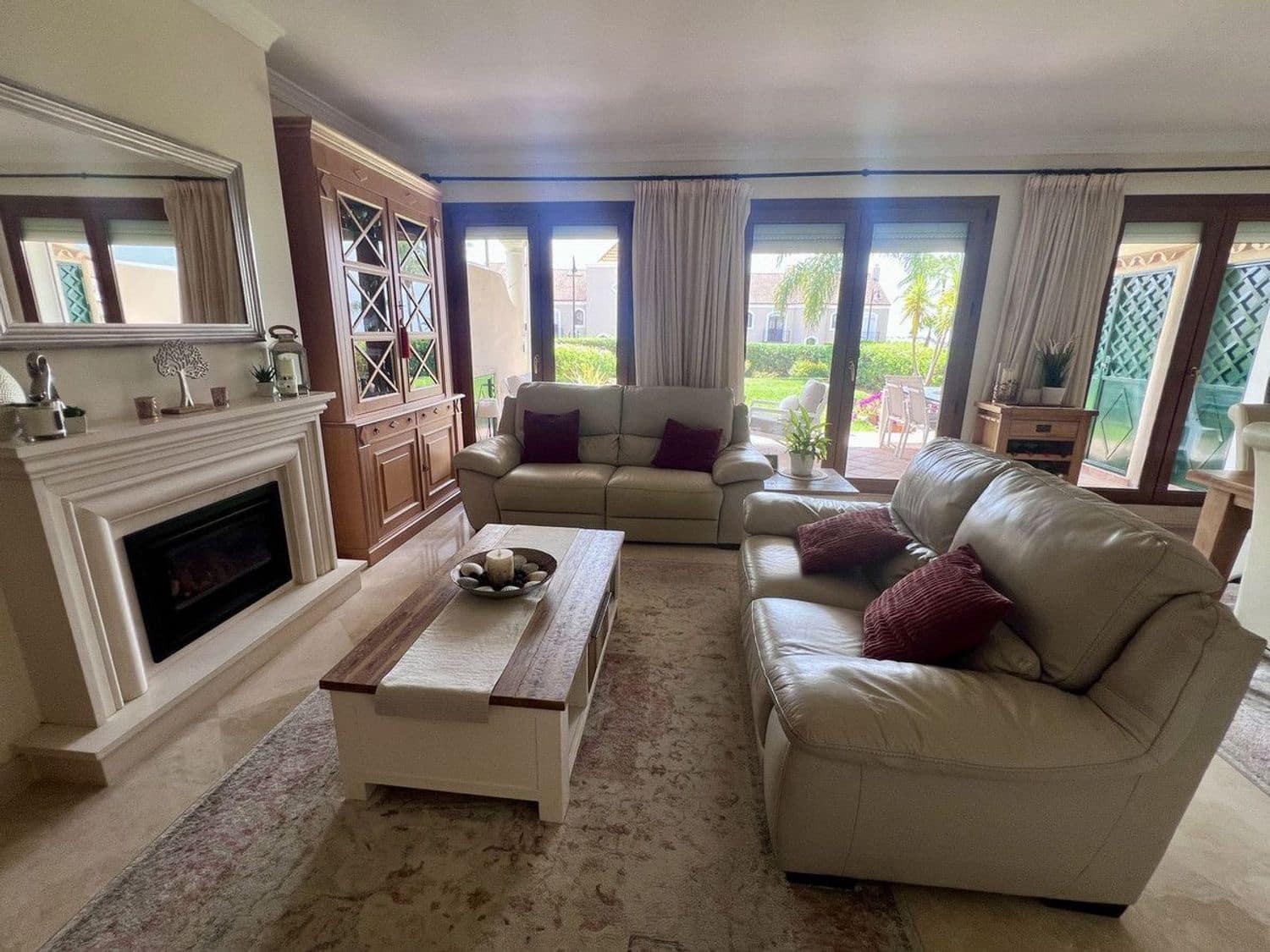 3 soverom Hus til salgs i New Golden Mile med svømmebasseng garasje - € 815 000 (Ref: 9943283)