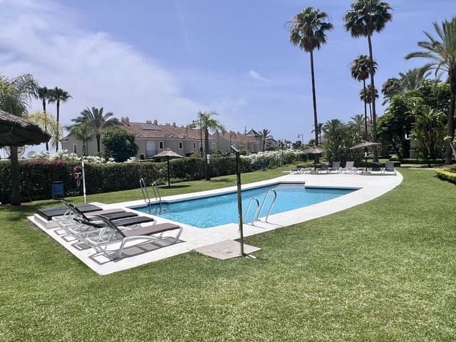 3 soverom Hus til salgs i Paraiso - Barronal, Estepona med svømmebasseng garasje - € 815 000 (Ref: 9943283)