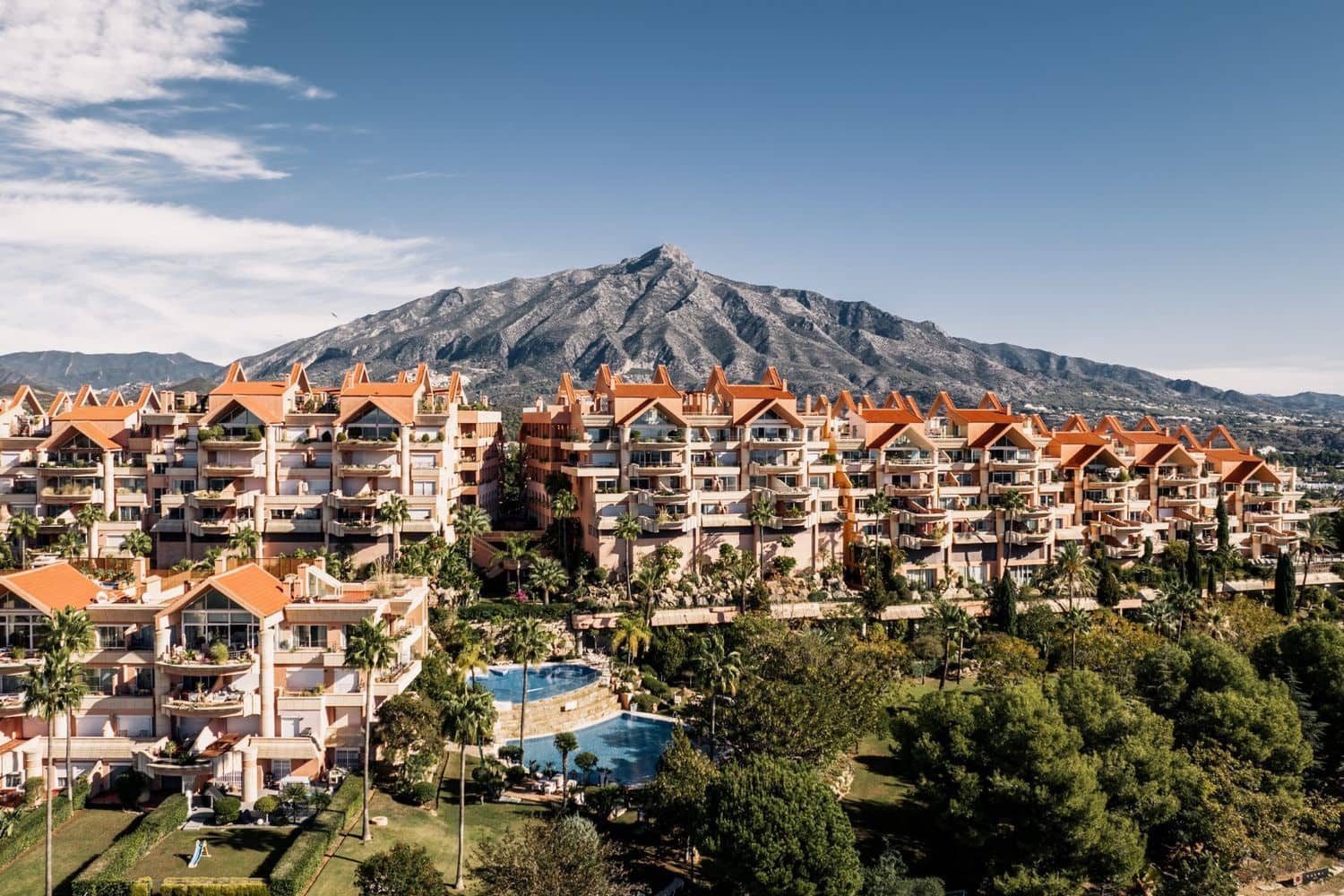 2 sovrum Lägenhet till salu i Nueva Andalucia med pool garage - 675 000 € (Ref: 9943284)