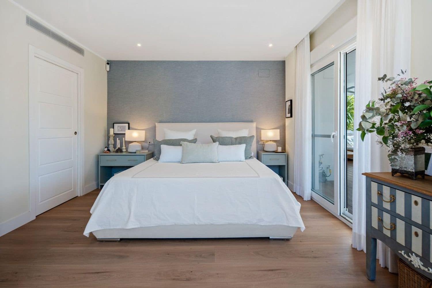 2 Zimmer Apartment zu verkaufen in Marbella mit Pool Garage - 1.590.000 € (Ref: 9943891)