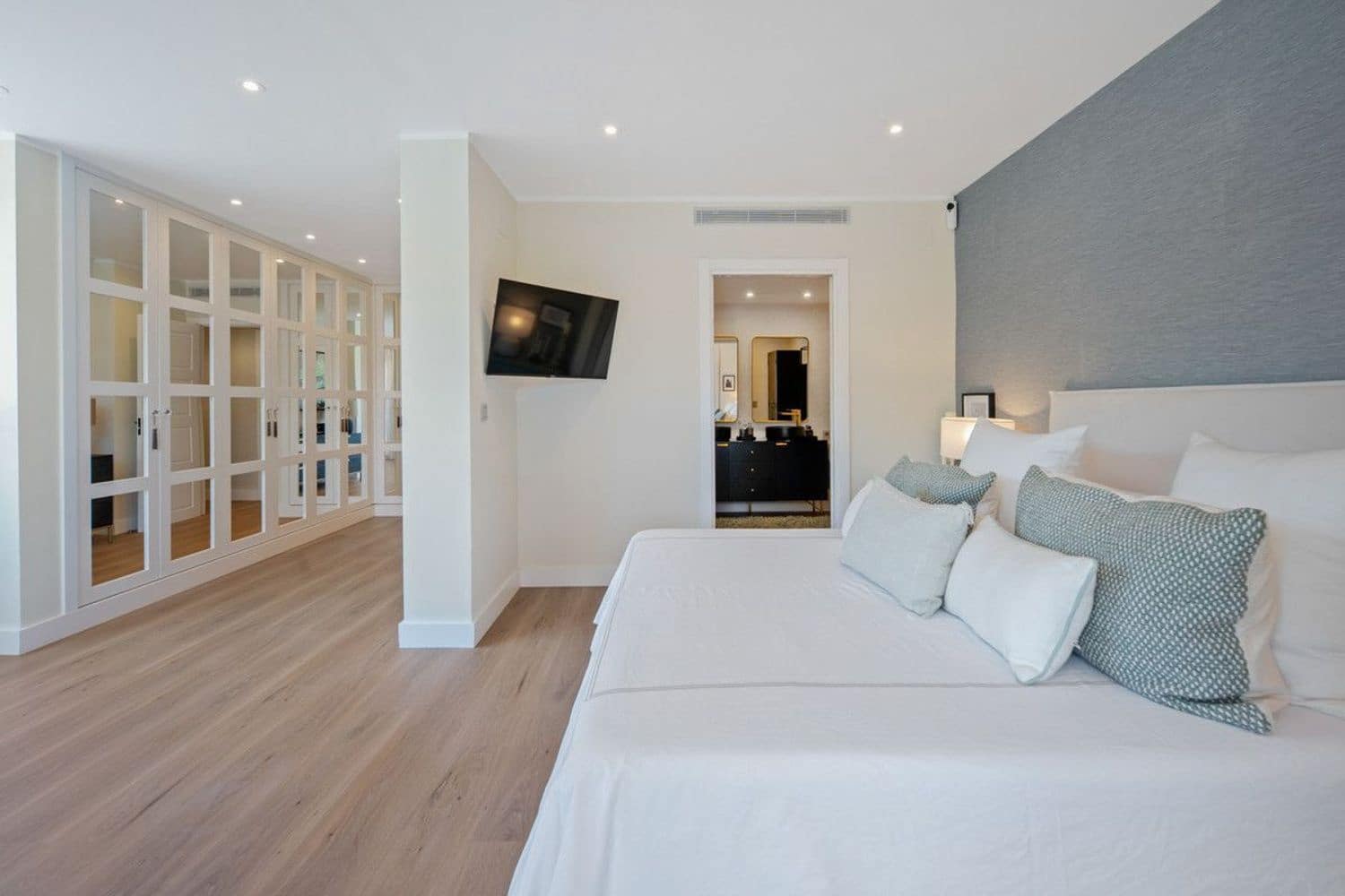 2 Zimmer Apartment zu verkaufen in Marbella mit Pool Garage - 1.590.000 € (Ref: 9943891)