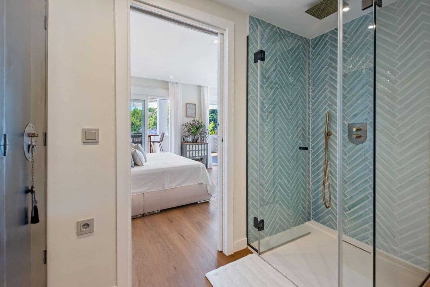 2 Zimmer Apartment zu verkaufen in Marbella mit Pool Garage - 1.590.000 € (Ref: 9943891)