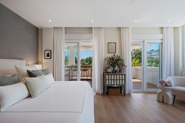 2 soveværelse Lejlighed til salg i Lomas De Marbella, Marbella med swimmingpool garage - € 1.590.000 (Ref: 9943891)