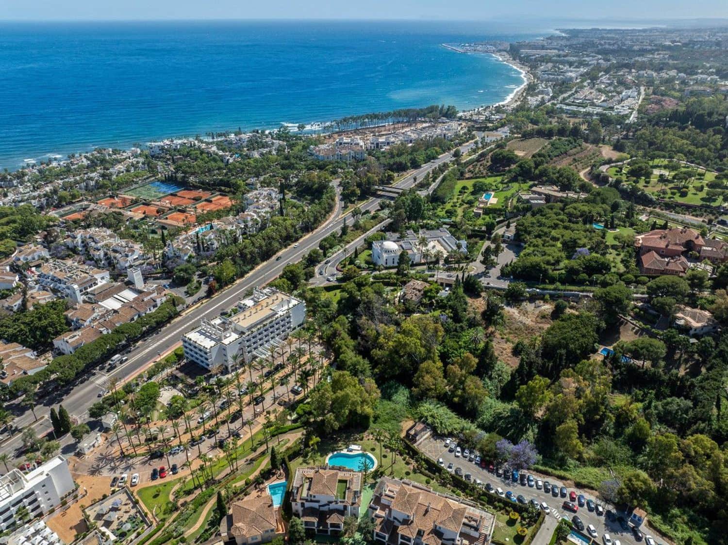 2 Zimmer Apartment zu verkaufen in Marbella mit Pool Garage - 1.590.000 € (Ref: 9943891)