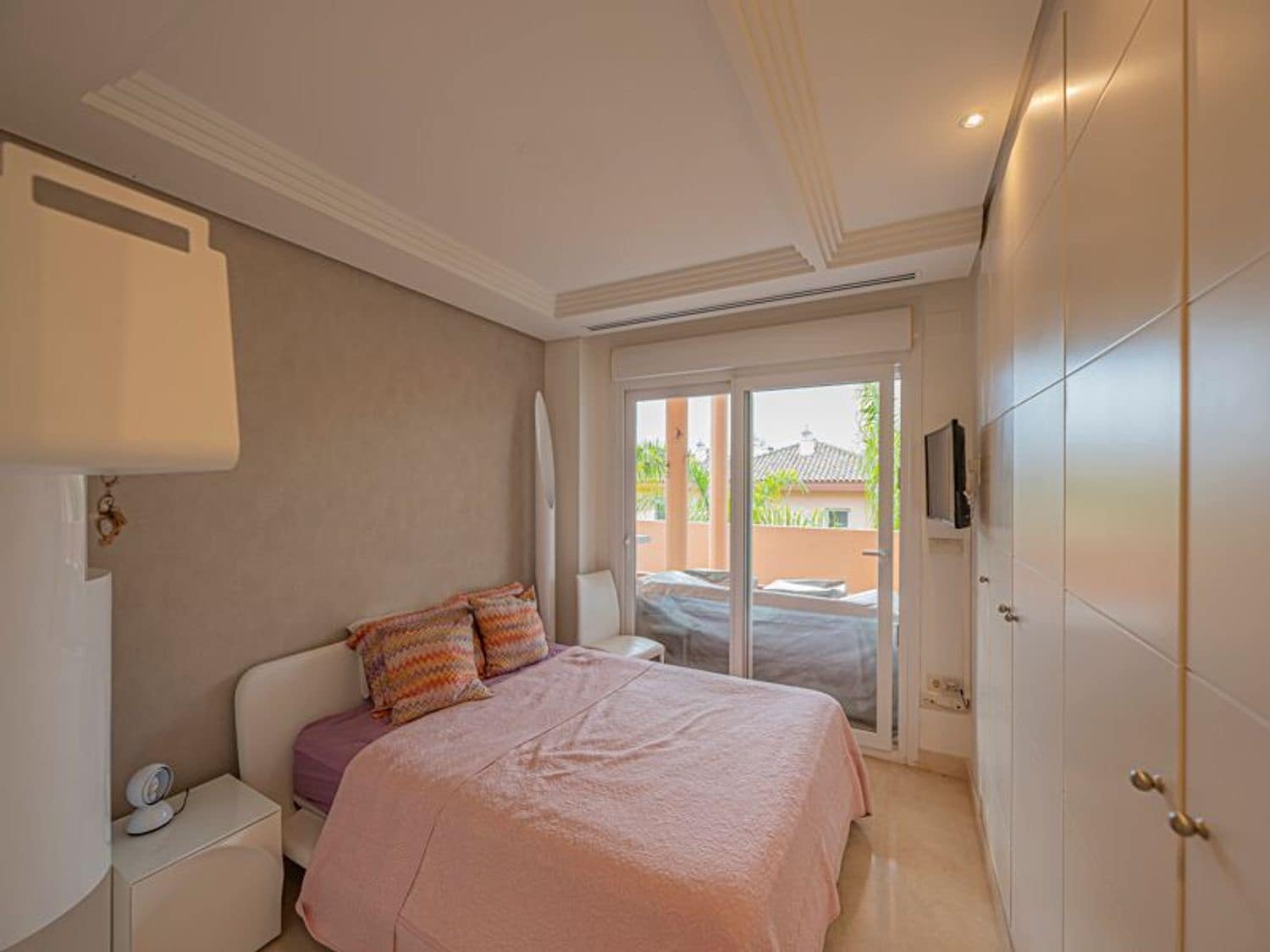 3 soveværelse Lejlighed til salg i Nueva Andalucia med swimmingpool garage - € 765.000 (Ref: 9976692)