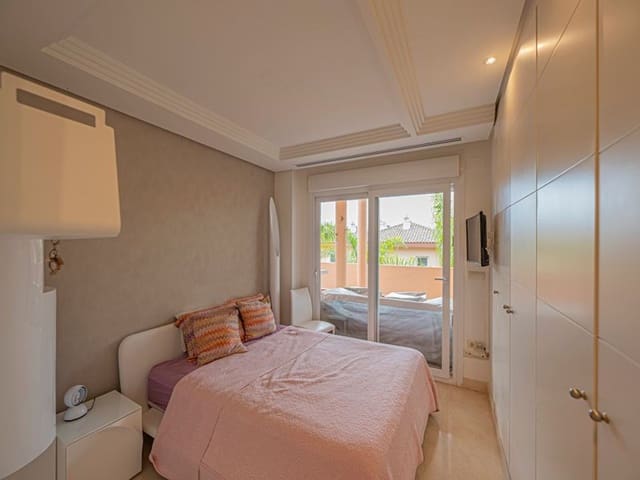 3 soverom Leilighet til salgs i Los Naranjos, Marbella med svømmebasseng garasje - € 765 000 (Ref: 9976692)