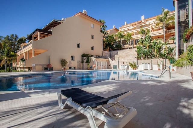 3 soverom Leilighet til salgs i Los Naranjos, Marbella med svømmebasseng garasje - € 765 000 (Ref: 9976692)