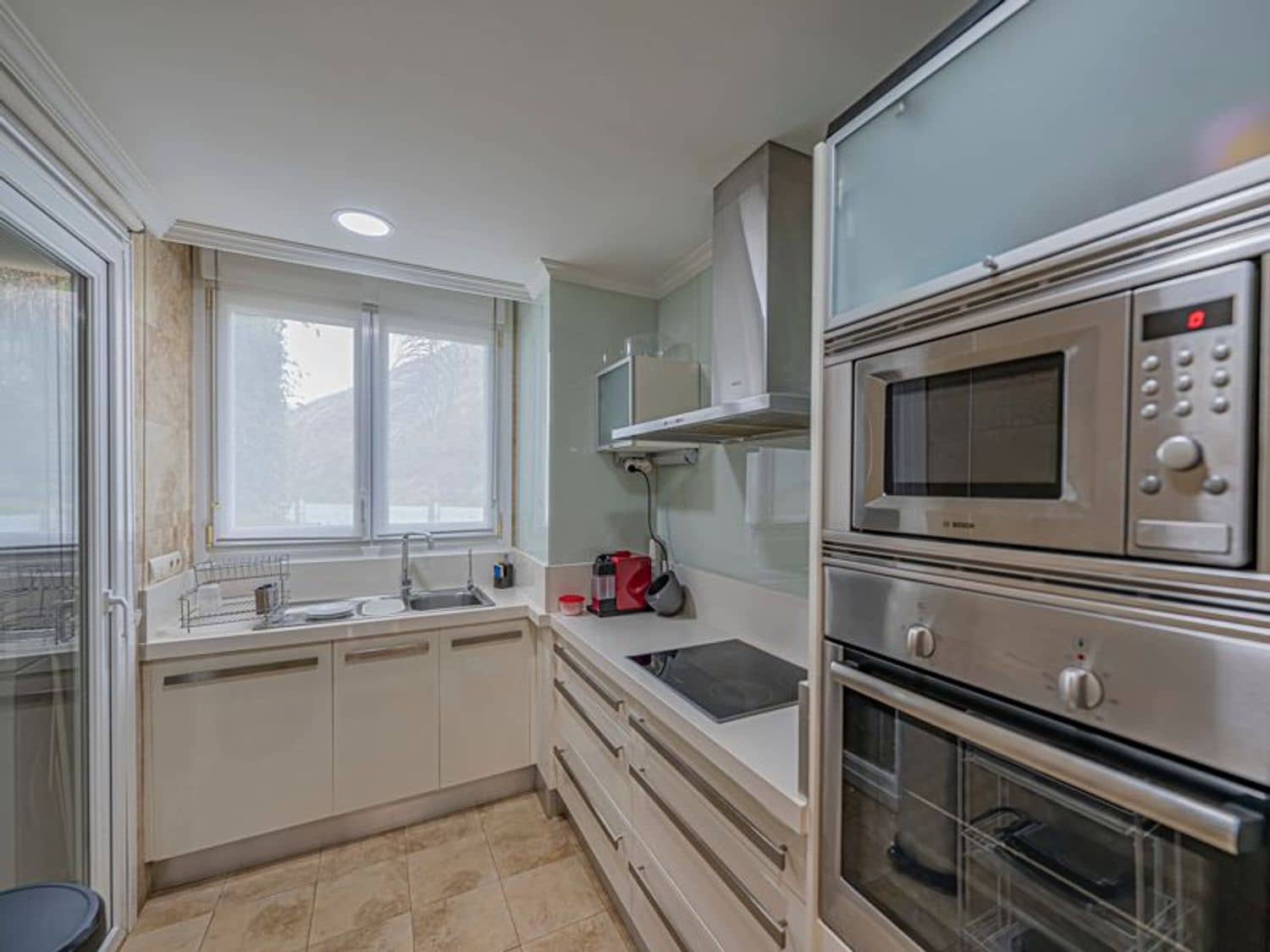 3 soveværelse Lejlighed til salg i Nueva Andalucia med swimmingpool garage - € 765.000 (Ref: 9976692)