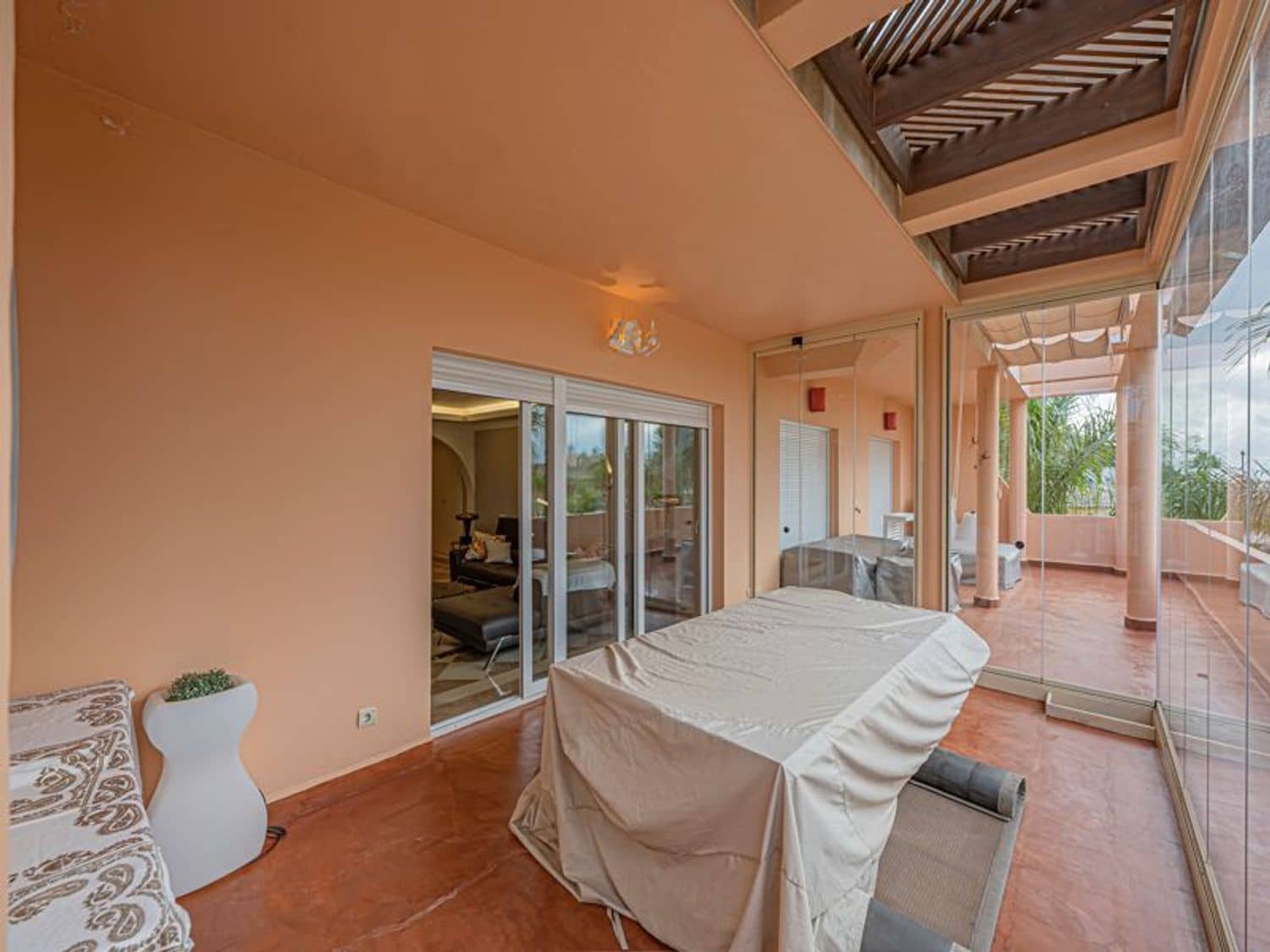 3 soveværelse Lejlighed til salg i Nueva Andalucia med swimmingpool garage - € 765.000 (Ref: 9976692)