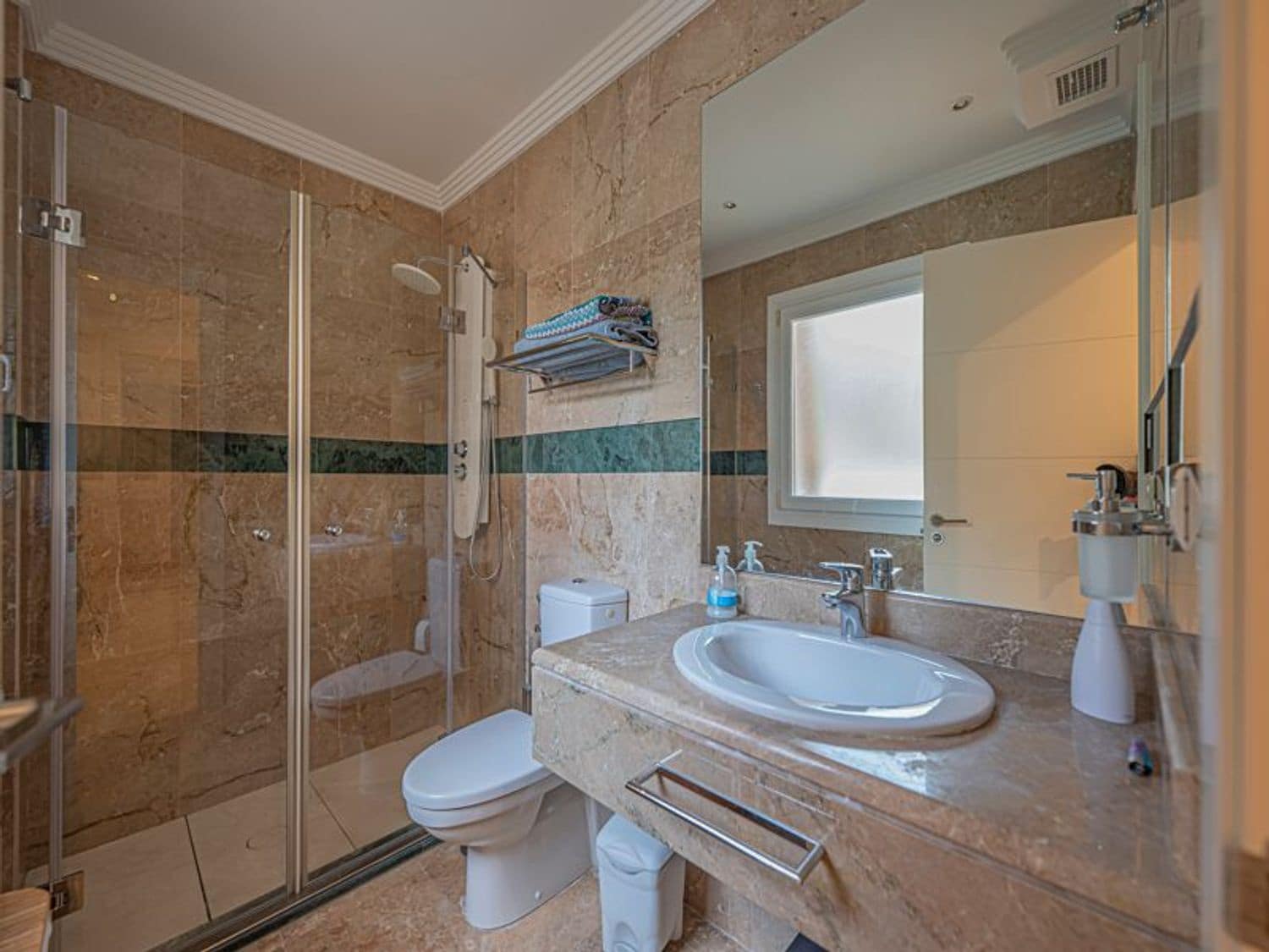 3 soveværelse Lejlighed til salg i Nueva Andalucia med swimmingpool garage - € 765.000 (Ref: 9976692)