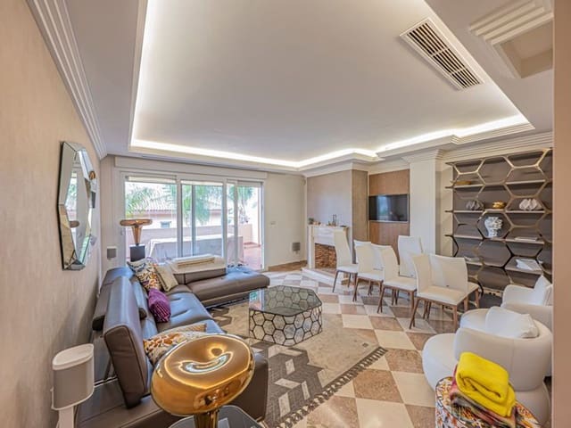 3 soverom Leilighet til salgs i Los Naranjos, Marbella med svømmebasseng garasje - € 765 000 (Ref: 9976692)