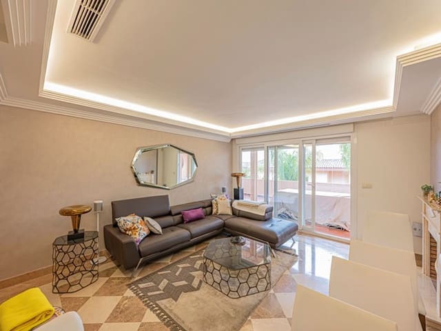 3 soverom Leilighet til salgs i Los Naranjos, Marbella med svømmebasseng garasje - € 765 000 (Ref: 9976692)