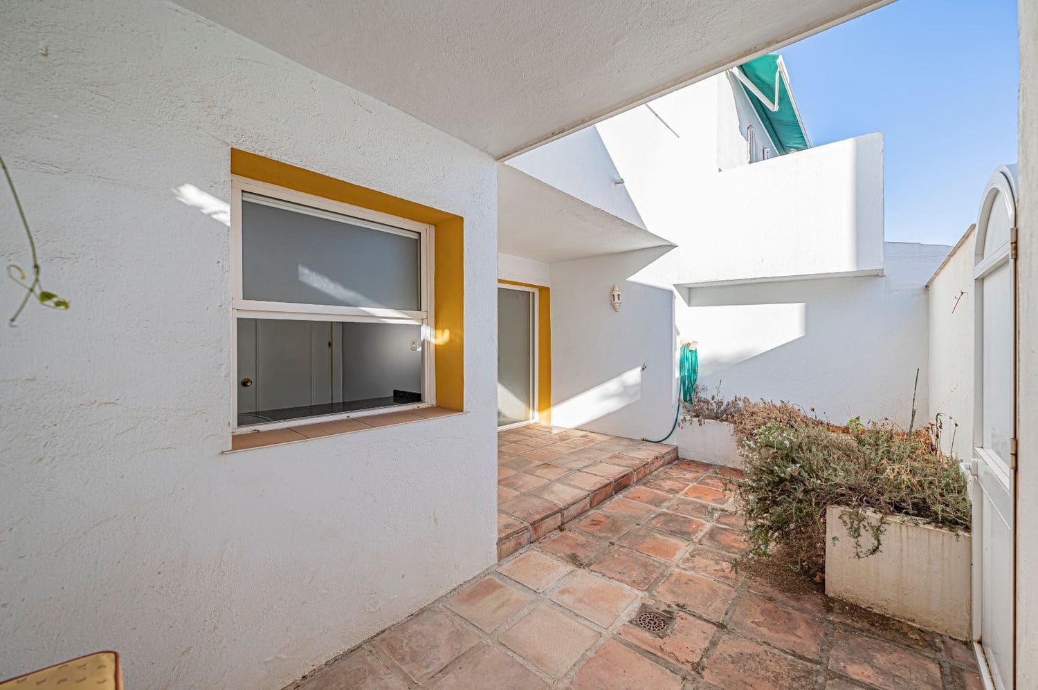 3 bedroom Townhouse for sale in Nueva Andalucia with pool garage - € 539,000 (Ref: 9977381)