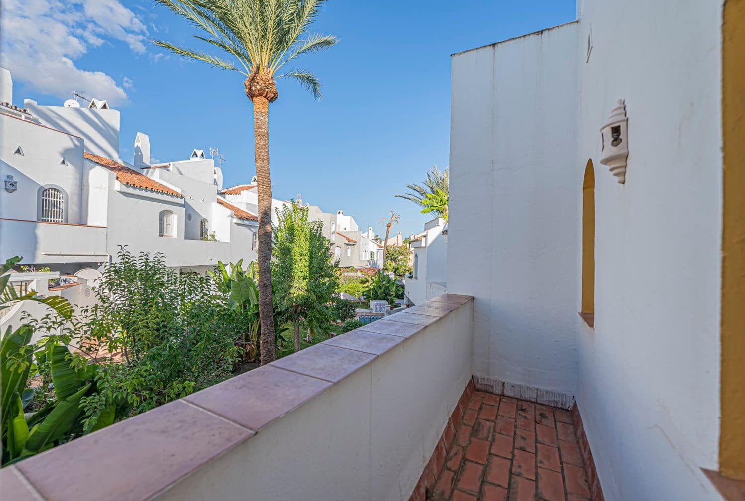 3 bedroom Townhouse for sale in Nueva Andalucia with pool garage - € 539,000 (Ref: 9977381)