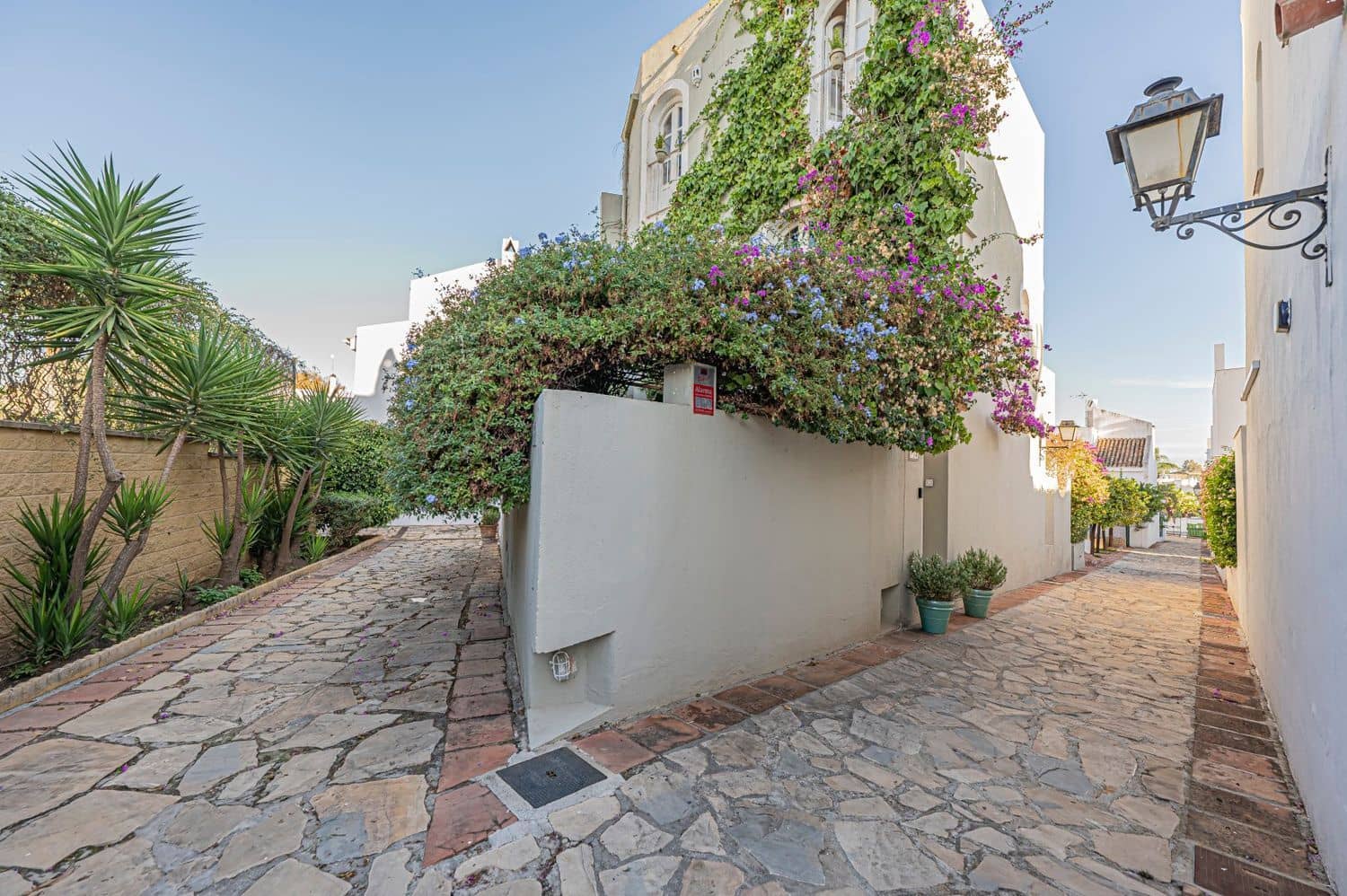 3 bedroom Townhouse for sale in Nueva Andalucia with pool garage - € 539,000 (Ref: 9977381)