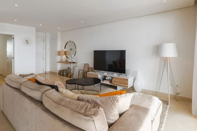 2 soverom Leilighet til salgs i Los Naranjos, Marbella med svømmebasseng garasje - € 845 000 (Ref: 9977382)