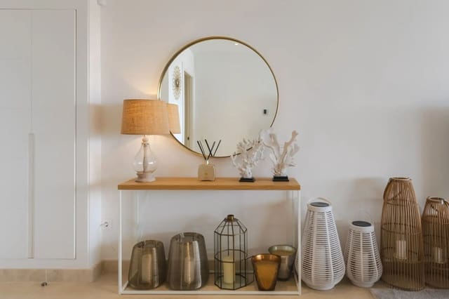2 soverom Leilighet til salgs i Los Naranjos, Marbella med svømmebasseng garasje - € 845 000 (Ref: 9977382)