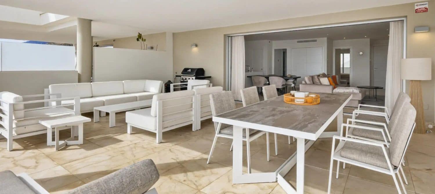 Apartamento de 2 habitaciones en Nueva Andalucia en venta con piscina garaje - 845.000 € (Ref: 9977382)