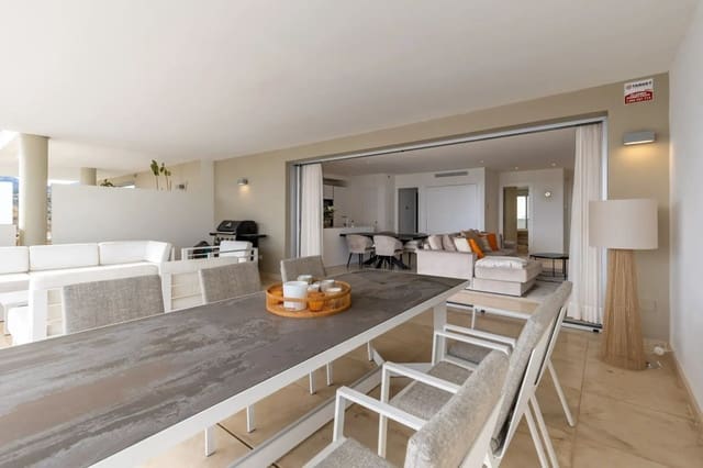 2 soverom Leilighet til salgs i Los Naranjos, Marbella med svømmebasseng garasje - € 845 000 (Ref: 9977382)