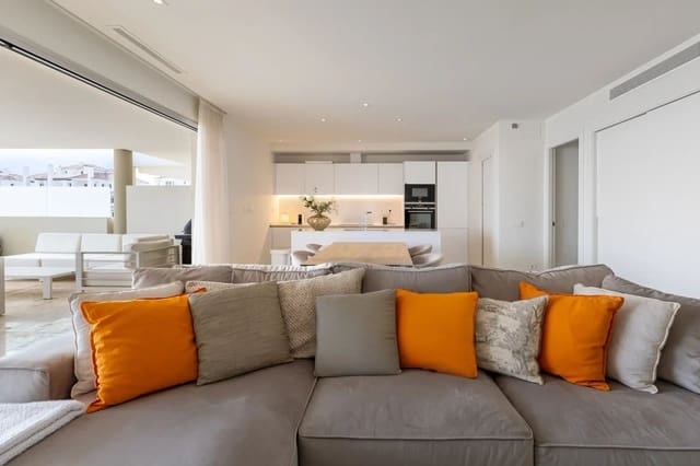 2 soverom Leilighet til salgs i Los Naranjos, Marbella med svømmebasseng garasje - € 845 000 (Ref: 9977382)