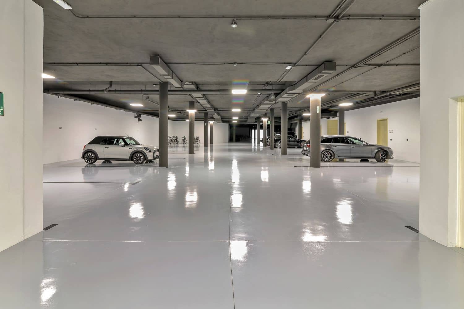 Apartamento de 4 habitaciones en El Velerín en venta con piscina garaje - 6.800.000 € (Ref: 9977384)