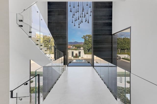 4 soveværelse Lejlighed til salg i El Velerín, Estepona med swimmingpool garage - € 6.800.000 (Ref: 9977384)