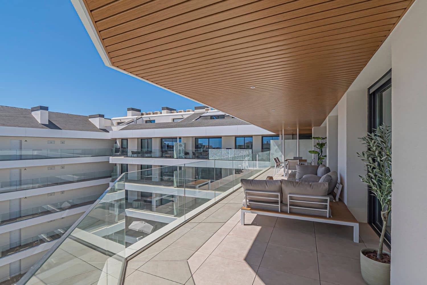 3 soverom Leilighet til salgs i Fuengirola med svømmebasseng garasje - € 1 051 500 (Ref: 9977386)