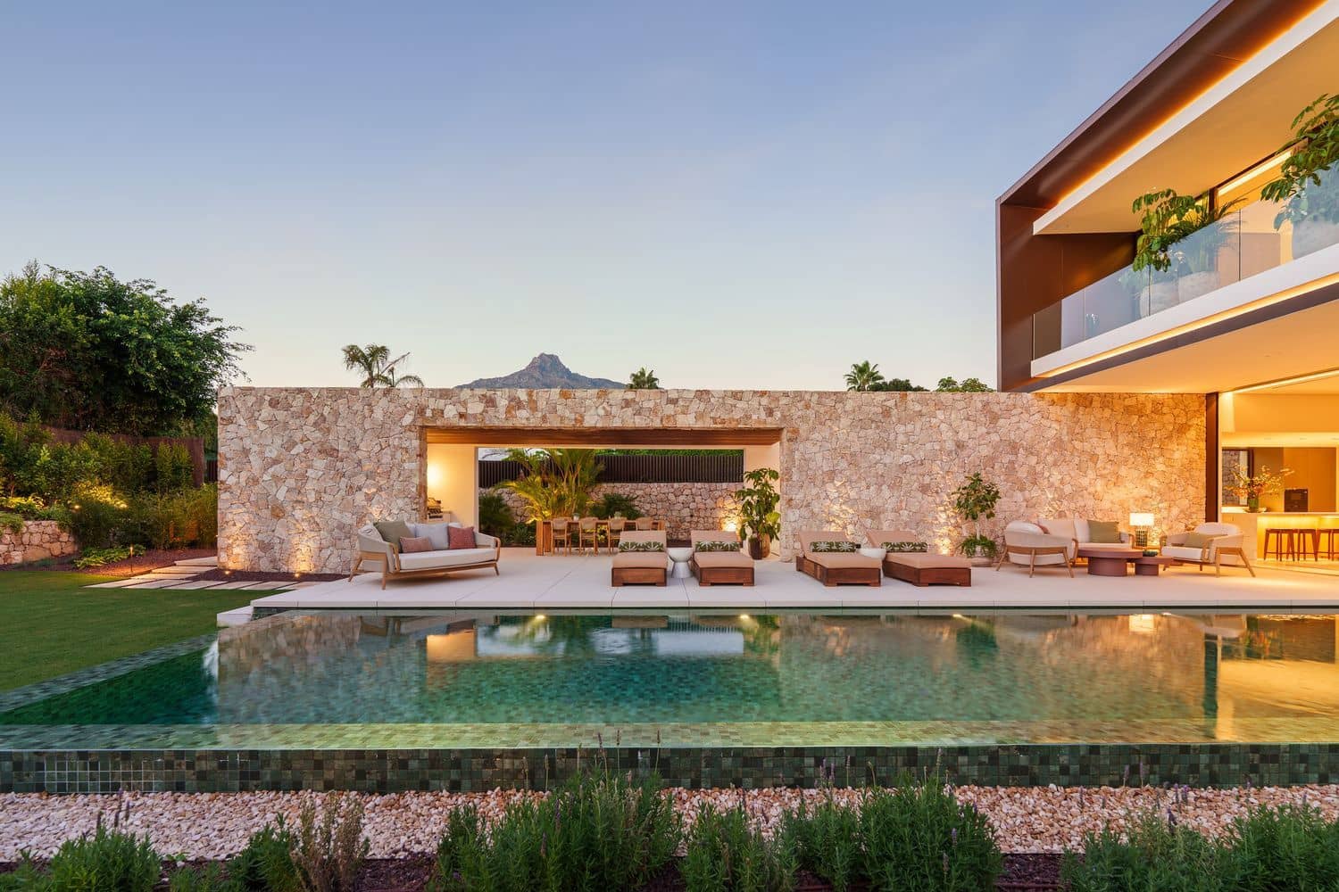 Chalet de 5 habitaciones en Marbella en venta con piscina garaje - 5.995.000 € (Ref: 9977387)