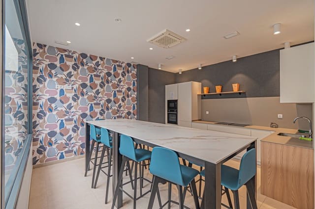 2 soveværelse Lejlighed til salg i Zona Puerto Deportivo, Fuengirola med swimmingpool garage - € 665.000 (Ref: 9977390)