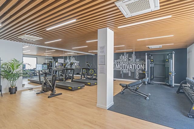 2 soveværelse Lejlighed til salg i Zona Puerto Deportivo, Fuengirola med swimmingpool garage - € 665.000 (Ref: 9977390)