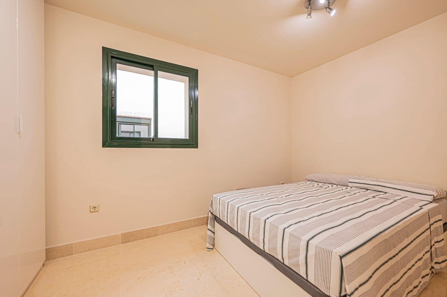3 soverom Leilighet til salgs i Benahavis med svømmebasseng garasje - € 659 000 (Ref: 9977391)