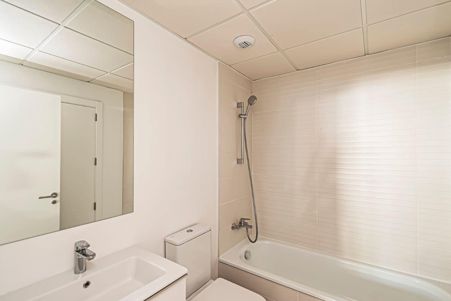 2 soveværelse Lejlighed til salg i New Golden Mile med swimmingpool garage - € 440.000 (Ref: 9977392)