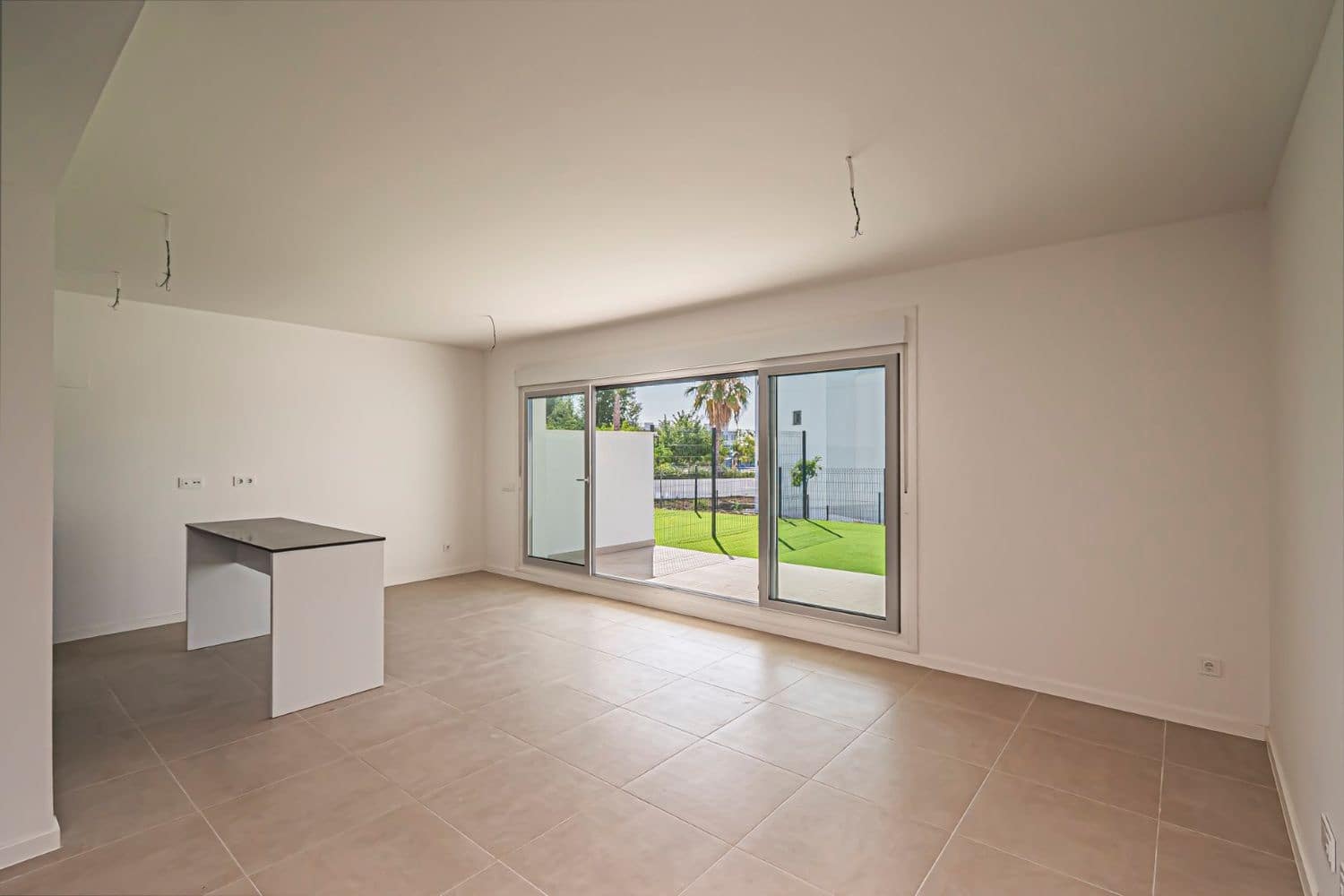 2 soveværelse Lejlighed til salg i New Golden Mile med swimmingpool garage - € 440.000 (Ref: 9977392)