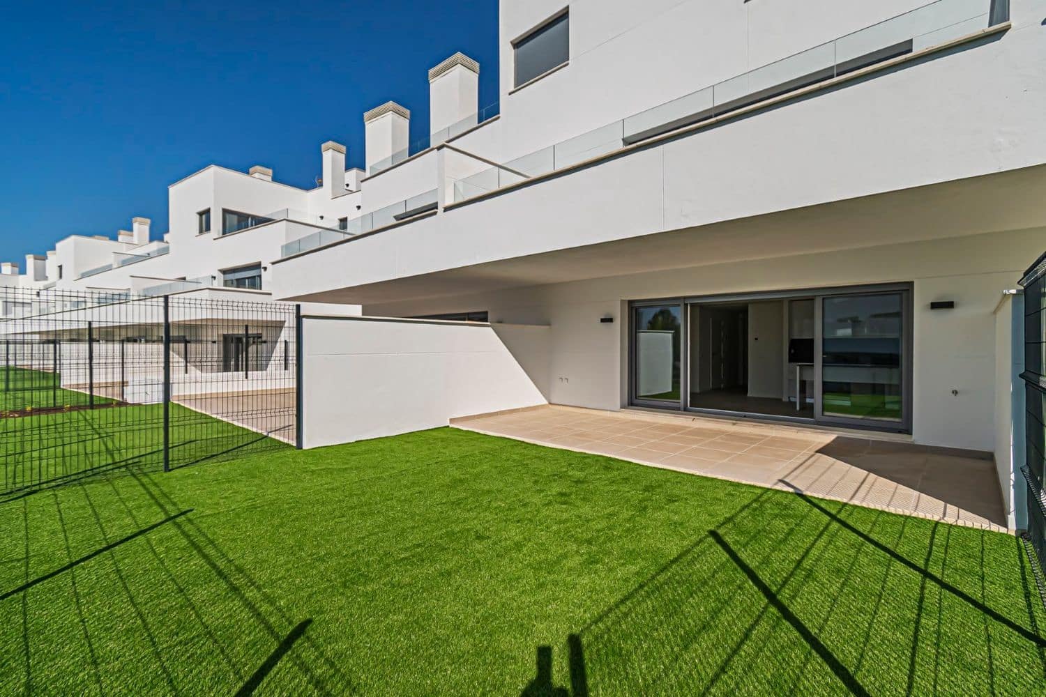 2 soveværelse Lejlighed til salg i New Golden Mile med swimmingpool garage - € 440.000 (Ref: 9977392)