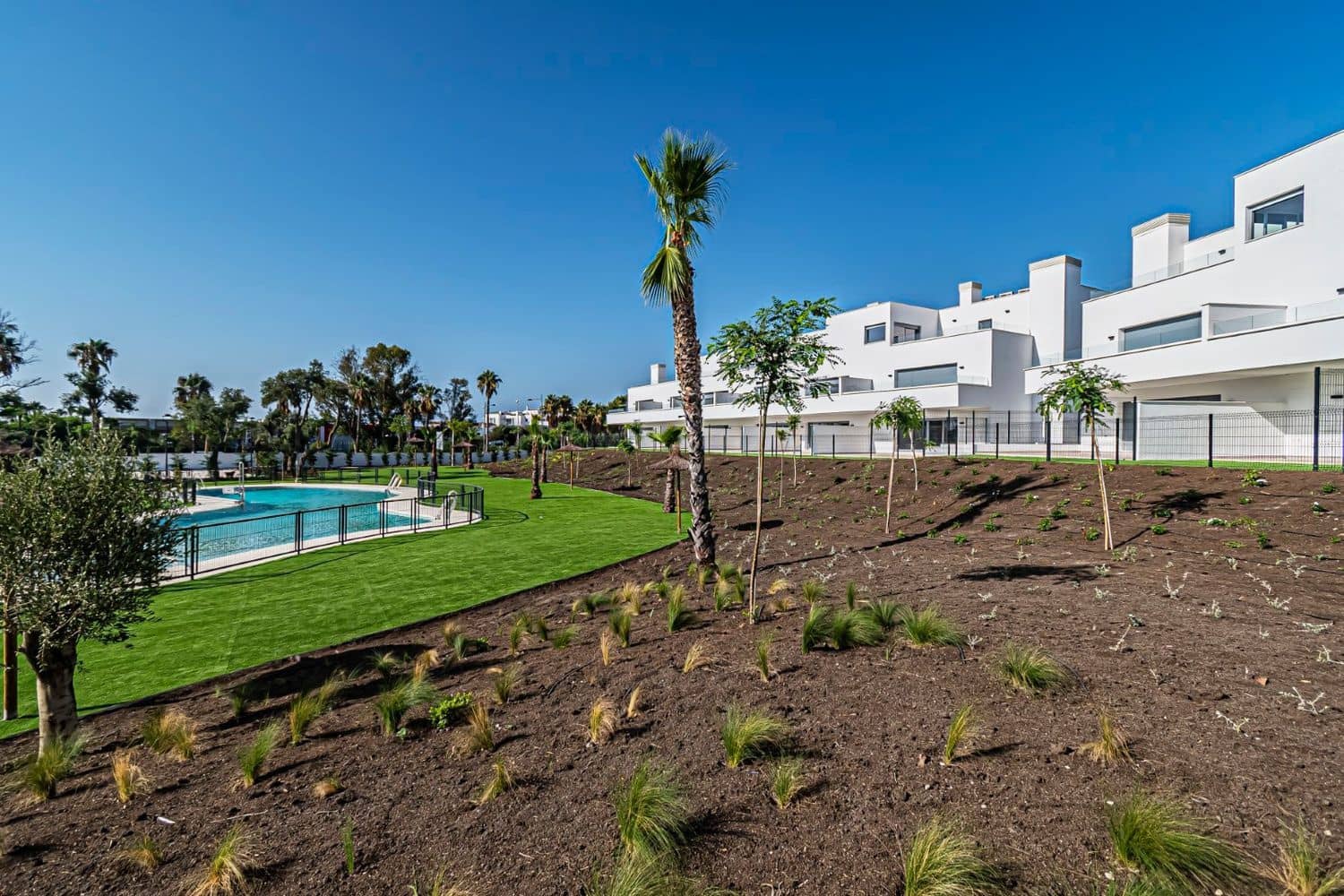 2 soveværelse Lejlighed til salg i New Golden Mile med swimmingpool garage - € 440.000 (Ref: 9977392)