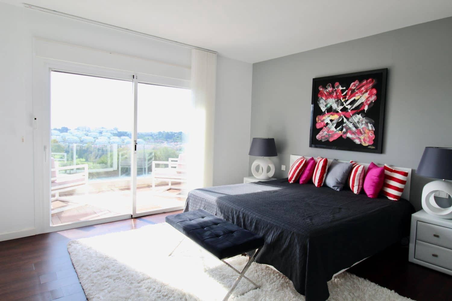 4 bedroom Villa for sale in Benahavis with pool garage - € 1,750,000 (Ref: 9977395)