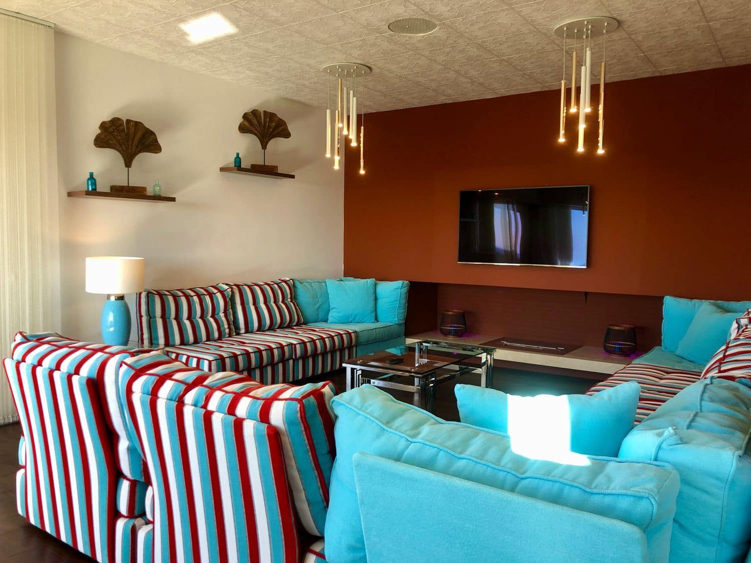 4 bedroom Villa for sale in Benahavis with pool garage - € 1,750,000 (Ref: 9977395)