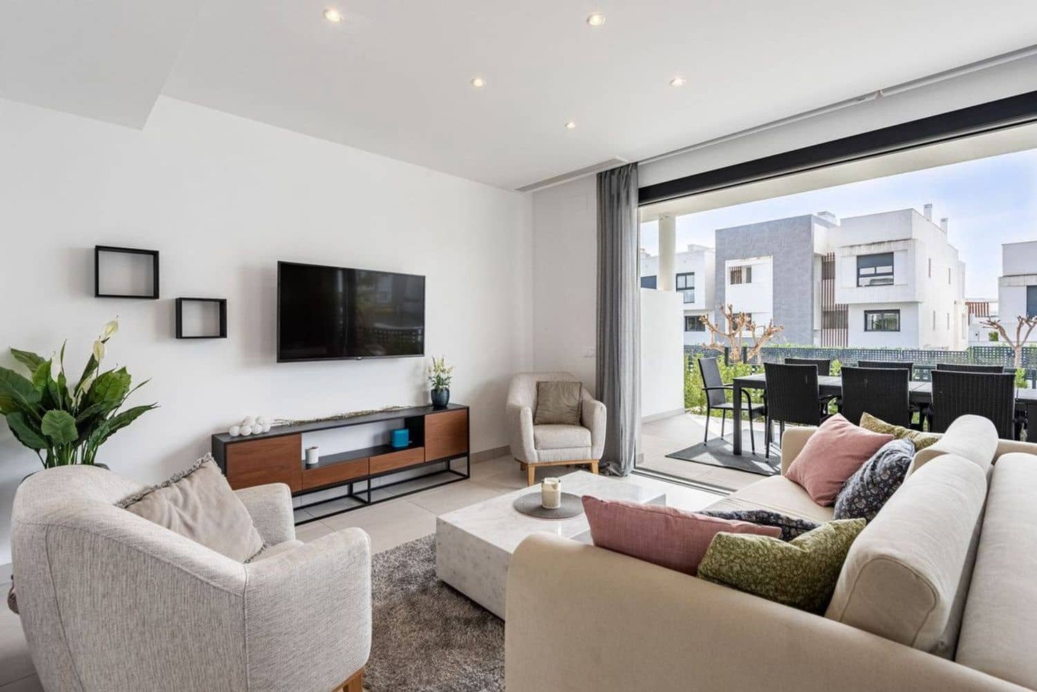 3 bedroom Townhouse for sale in New Golden Mile with pool garage - € 895,000 (Ref: 9977396)