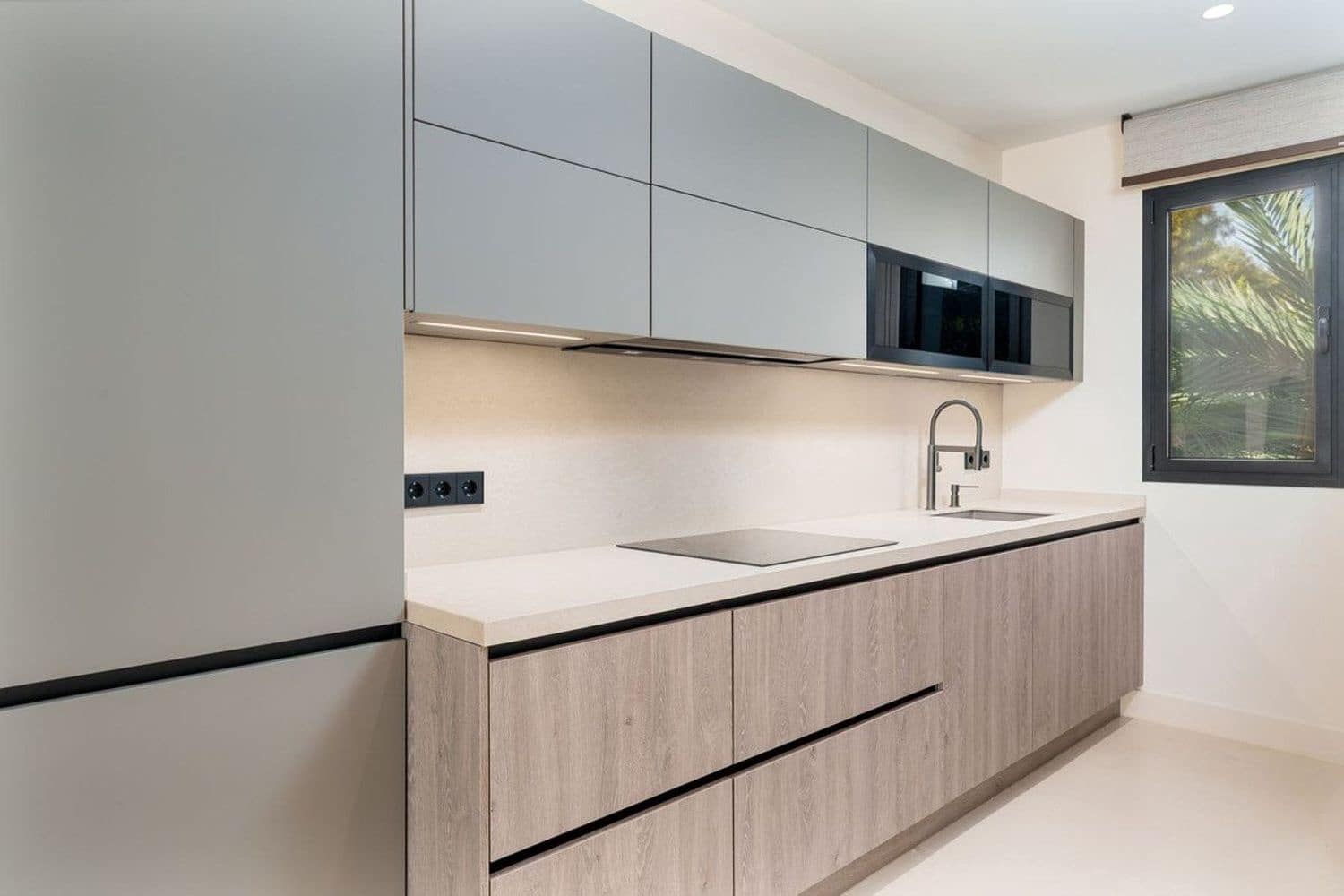 2 sypialnia Apartament na sprzedaż w Puerto Banus - 780 000 € (Ref: 9977398)