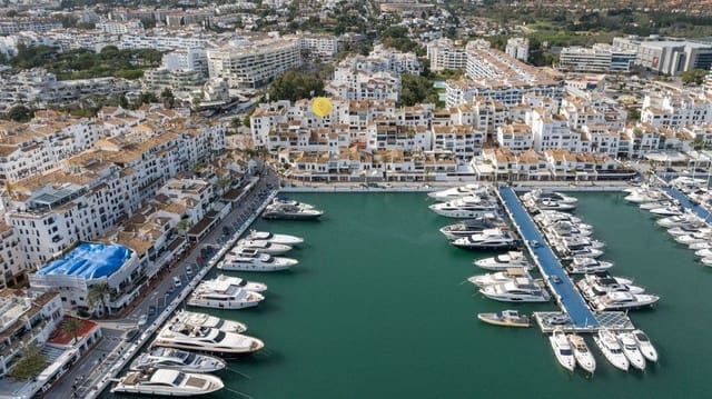 2 sypialnia Apartament na sprzedaż w Puerto Banus, Marbella - 780 000 € (Ref: 9977398)