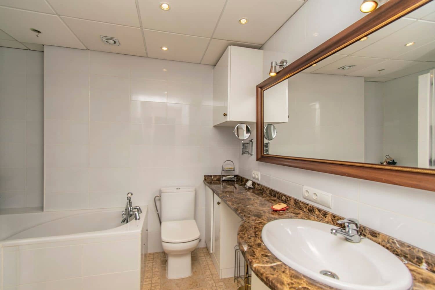 1 sovrum Lägenhet till salu i Marbella med pool - 410 000 € (Ref: 9977399)
