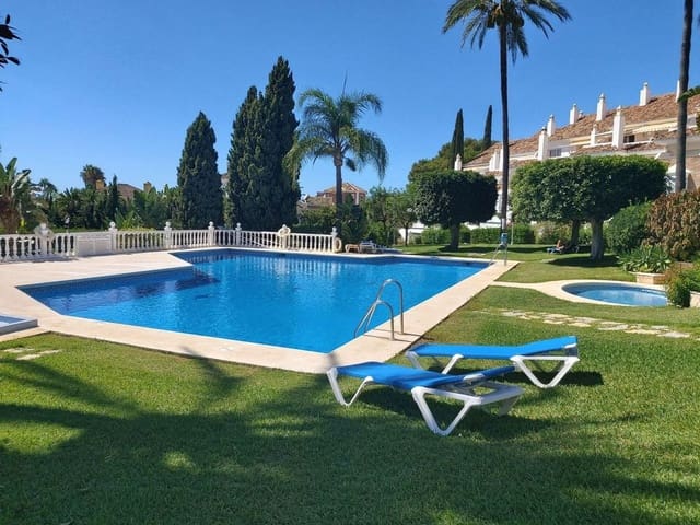 2 soveværelse Lejlighed til salg i El Paraíso, Benahavís med swimmingpool garage - € 485.000 (Ref: 9979424)