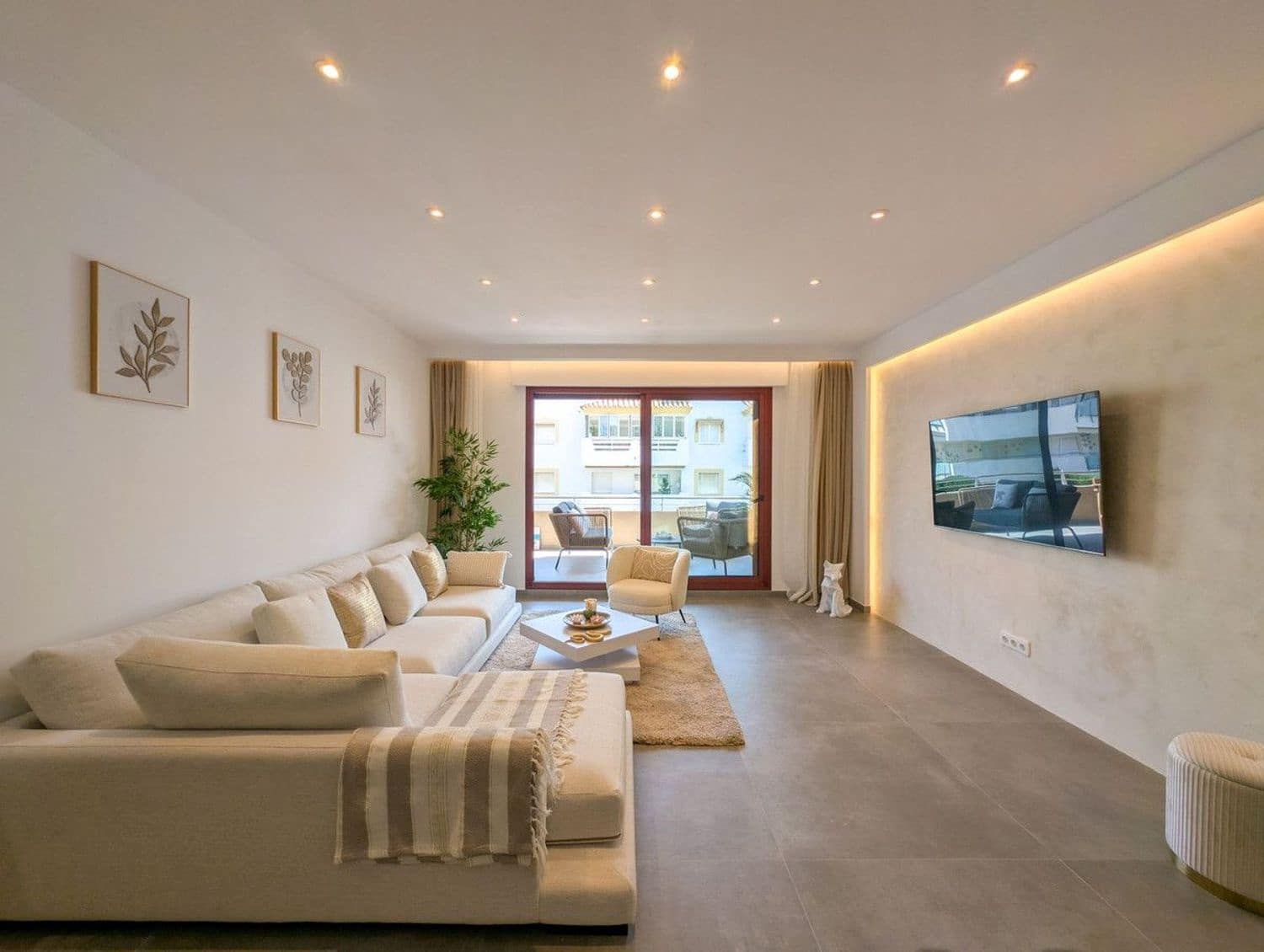2 soverom Leilighet til salgs i San Pedro de Alcantara med svømmebasseng garasje - € 830 000 (Ref: 9980172)